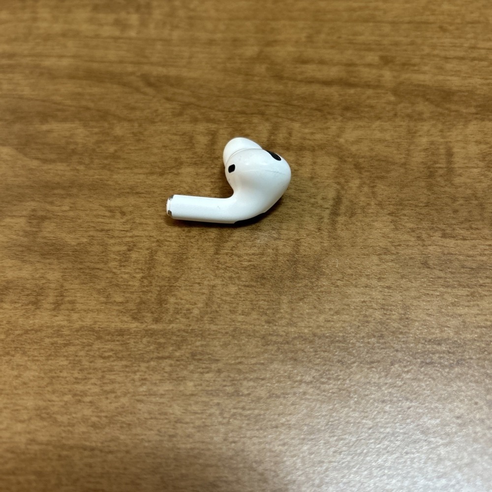 Apple AirPods Pro 1st Gen RIGHT Side Bud Only with Ear Gel - White (A2083) - Picture 3 of 3